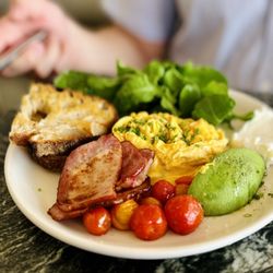 Great White - Great white brekkie