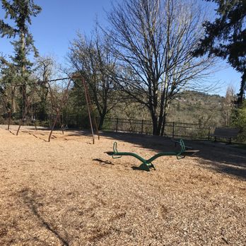 Canemah Park - Parks Near Me - Oregon City, Oregon