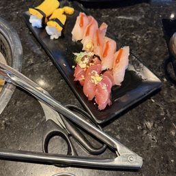 Siracha on the nigiri??? Without even asking for it. Ruined the point of the fish Siracha on the nigiri??? Without even asking for it. Ruined the point of the fish