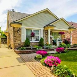 Greenville Landscaping - Beautiful Home (Finished Job)
