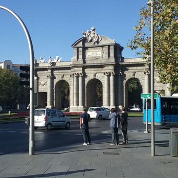 Puerta de Alcalá - Landmarks & Historical Buildings Near Me - Madrid, M