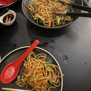 Lazy Sister - Vegetable Lo Mein - Chinese Near Me - Norwalk, Connecticut