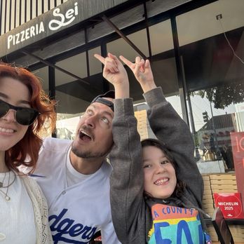 Sei Pizza Bar - View from outside! - Pizza Near Me - Los Angeles, California