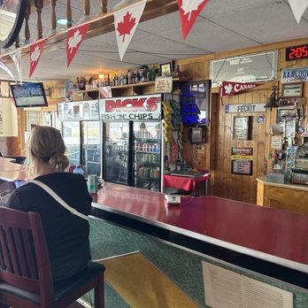 Dicks's Seaview Restaurant - June 2026 sitting at the bar - Fast Food Near Me - Bell Island, Newfoundland and Labrador