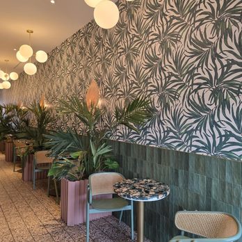 Sampaguita - Inside - Ice Cream & Frozen Yogurt Near Me - Orlando, Florida