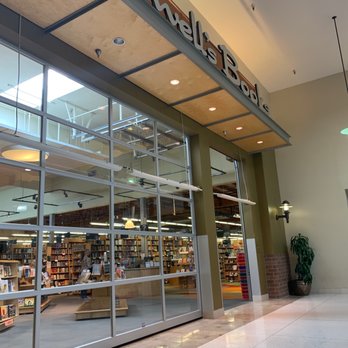 Powell's Books - Entrance - Bookstores Near Me - Beaverton, Oregon