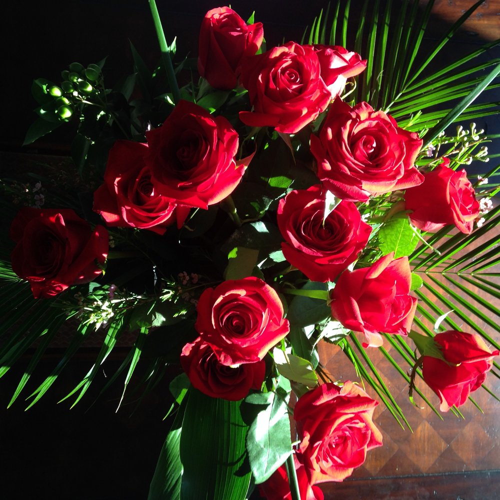 Florist At Windward - Long stem red roses - Florists Near Me - Alpharetta, Georgia Florist At Windward - Long stem red roses - Florists Near Me - Alpharetta, Georgia