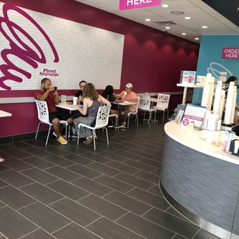 Planet Smoothie - people sitting at tables and eating - Juice Bars & Smoothies Near Me - Athens, Georgia