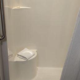 Super clean showers with a nice seat Super clean showers with a nice seat