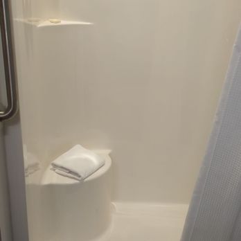 Seward Gateway Hotel - Super clean showers with a nice seat - Hotels Near Me - Seward, Alaska Seward Gateway Hotel - Super clean showers with a nice seat - Hotels Near Me - Seward, Alaska