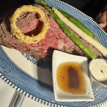 Carnivore & The Queen - Supper Clubs Near Me - Downers Grove, Illinois