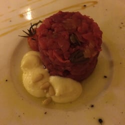 La Taverna Del Farneto - Battuta al coltello di Wagyu tipo Kobe con olive taggiasche e maionese di patate