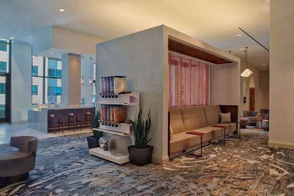 Hilton Norfolk The Main by null