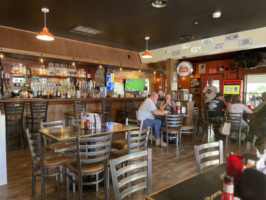 Wente's Defiance Roadhouse by null