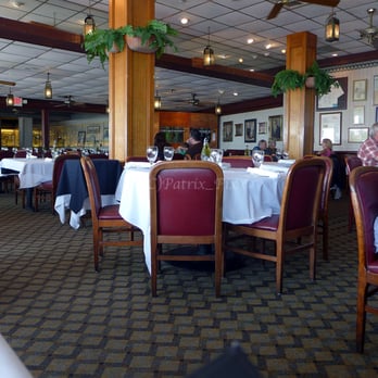 Gaido's - Interior - Seafood Near Me - Galveston, Texas