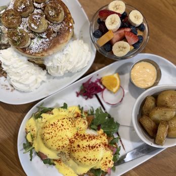 LOVELY SQUARE - Breakfast & Brunch Near Me - Sarasota, Florida LOVELY SQUARE - Breakfast & Brunch Near Me - Sarasota, Florida