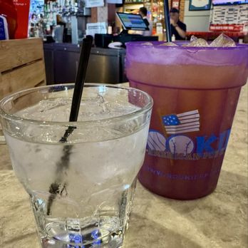 Rookies All-American Pub & Grill - Rookie's Spirit Cocktail & Run Barrel Pint - American Near Me - Hoffman Estates, Illinois