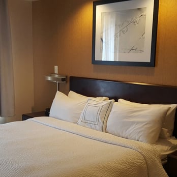 SpringHill Suites by Marriott Annapolis - Bedroom - Hotels Near Me - Annapolis, Maryland