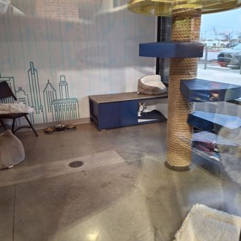 Tomlinson's Feed - Pet Stores Near Me - Leander, Texas