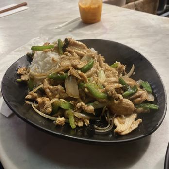 Thai Tom - Basil Chicken - Thai Near Me - Seattle, Washington