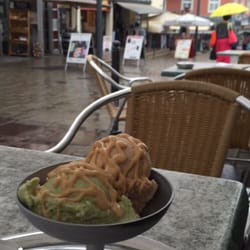 Eiscafe Sagui - Pistachio and hazelnut gelato