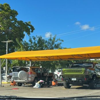 Pump & Munch - Car Wash Near Me - Oakland Park, Florida Pump & Munch - Car Wash Near Me - Oakland Park, Florida