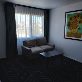 Masterpiece Hotel - Love seat - Hotels Near Me - Morro Bay, California Masterpiece Hotel - Love seat - Hotels Near Me - Morro Bay, California