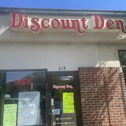 Discount Den - Entrance :)