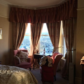 Cranleigh - our bedroom had a lovely bay window - Guest Houses Near Me - Bath, BAS