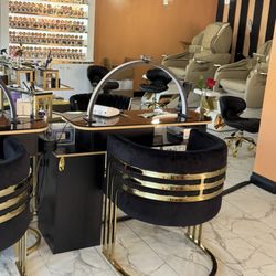 JNP Nail Lounge - These ladies remodeled this whole salon THEMSELVES! Serious girl power!