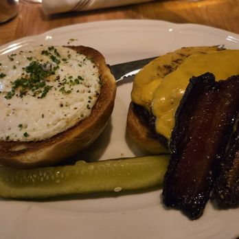 Au Cheval - Single with egg - Bars Near Me - Chicago, Illinois