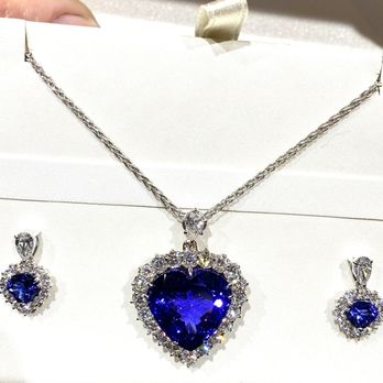 Rampin / Luciano - Tanzanite heart with brilliant cut diamonds - Jewelry Near Me - Abano Terme, PD Rampin / Luciano - Tanzanite heart with brilliant cut diamonds - Jewelry Near Me - Abano Terme, PD