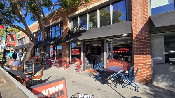 Vino Carta Wine Shop and Bar by null
