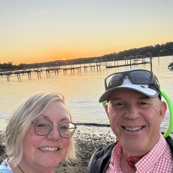 Barnacle Bill's - Gorgeous place to view the sunset - Bars Near Me - Rumson, New Jersey