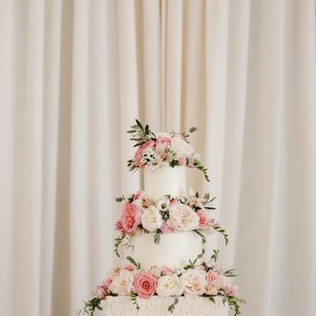 Bruce Wayne Florals - Florists Near Me - St. Petersburg, Florida