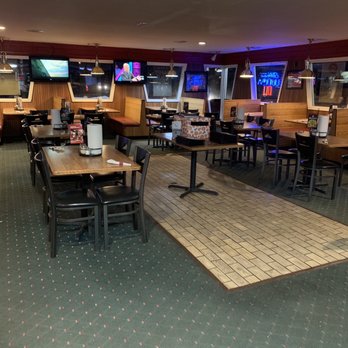 Pizza Hut - Inside store - Pizza Near Me - Butte, Montana