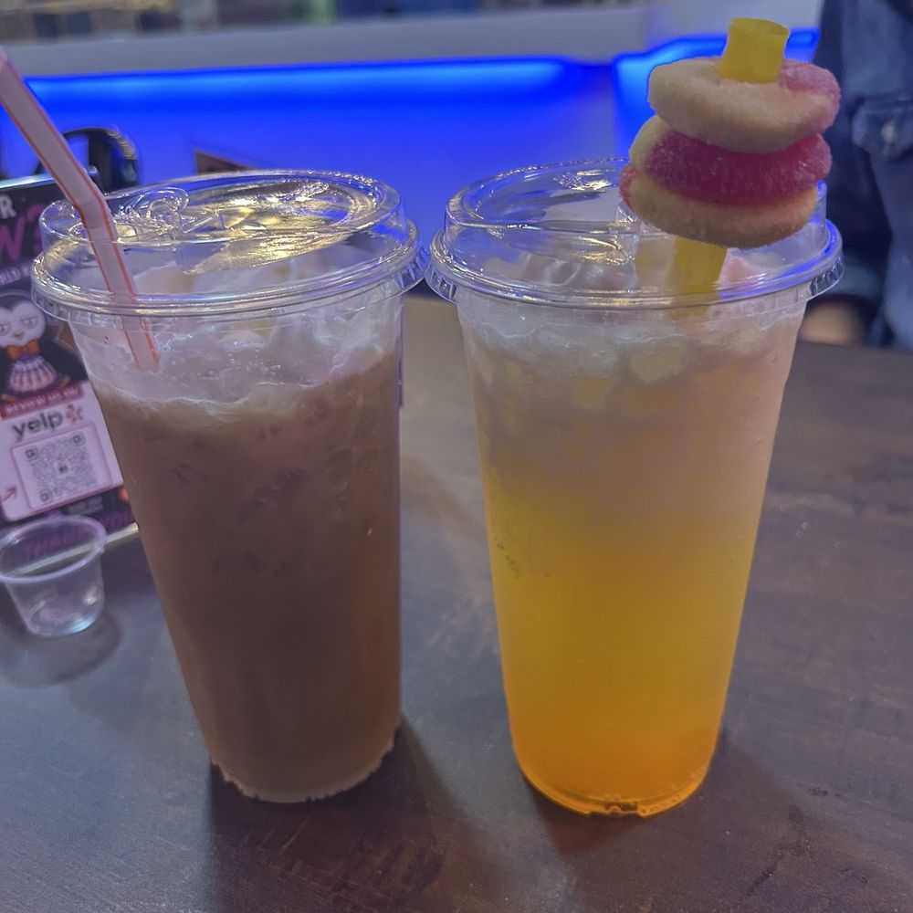 Vampire Penguin - Root beer float and just peachy drinks - Shaved Ice Near Me - Ontario, California
