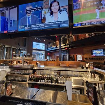 Rock Bottom Restaurant & Brewery - a bar with multiple television screens - Breweries Near Me - Daytona, Florida Rock Bottom Restaurant & Brewery - a bar with multiple television screens - Breweries Near Me - Daytona, Florida