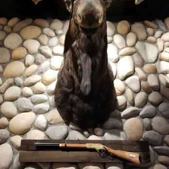 The Bear Paw Bar & Grill - The welcoming commitee - American Near Me - Anchorage, Alaska
