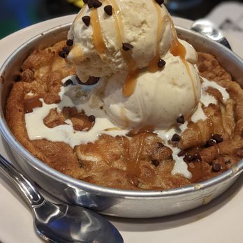54th Street Restaurant & Drafthouse - Cookie with ice cream polizool - Bars Near Me - San Antonio, Texas