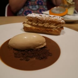 House - Hazelnut praline éclair
