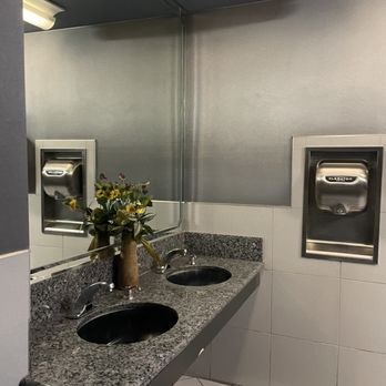 Linda's Cleaning Service - Commercial Cleaning Services - Office Cleaning Near Me - Lancaster, California