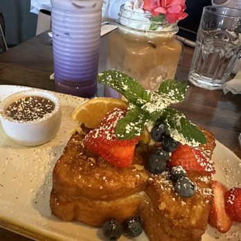 Surisan - Blueberry Stuffed Crunch French Toast Breakfast Ube Latte - Korean Near Me - San Francisco, California Surisan - Blueberry Stuffed Crunch French Toast Breakfast Ube Latte - Korean Near Me - San Francisco, California