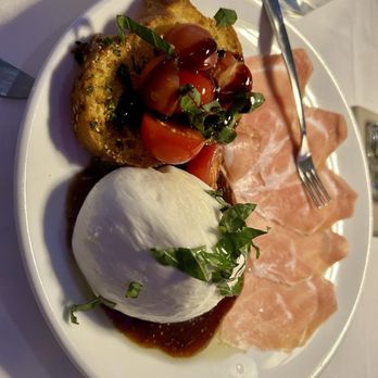 Traditions 118 Restaurant - Burrata and Proscuitto - Italian Near Me - Granite Springs, New York Traditions 118 Restaurant - Burrata and Proscuitto - Italian Near Me - Granite Springs, New York