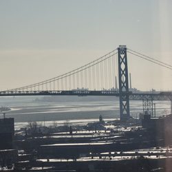 Ambassador Bridge Duty Free Store - Long bridge