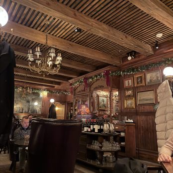 Armitage Alehouse - Pubs Near Me - Chicago, Illinois
