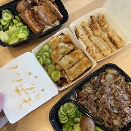 Signature Pork Belly Rice / 厚切五花魯肉飯