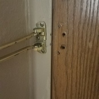Quality Inn - It makes you wonder if someone ripped the lock off trying to get away from the dirt and mold??? - Hotels Near Me - Wickliffe, Ohio Quality Inn - It makes you wonder if someone ripped the lock off trying to get away from the dirt and mold??? - Hotels Near Me - Wickliffe, Ohio