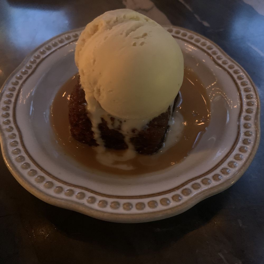 Si! Mon - sticky toffee pudding - Latin American Near Me - Los Angeles, California