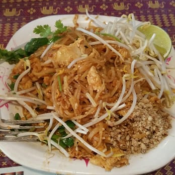 Thai Cuisine - Chicken pad thai - Thai Near Me - Austin, Texas Thai Cuisine - Chicken pad thai - Thai Near Me - Austin, Texas
